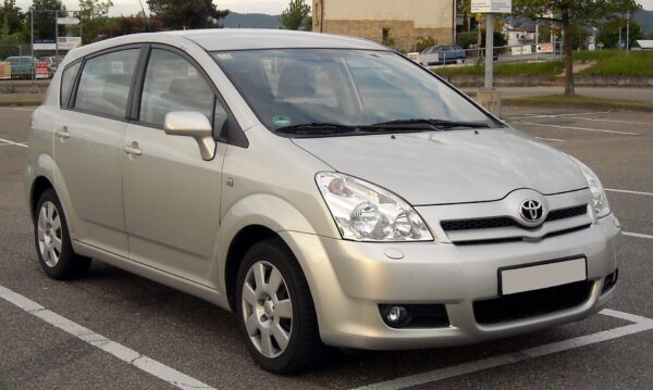 TOYOTA-COROLLA VERSO